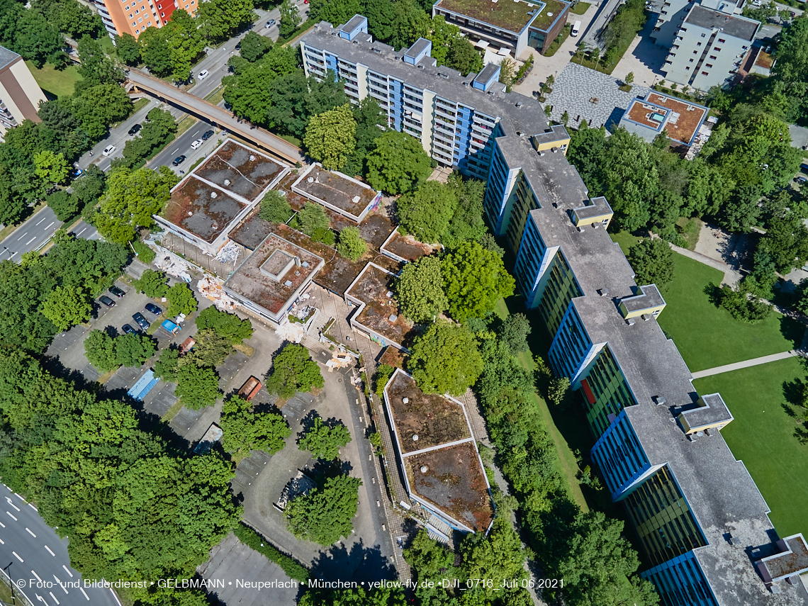 06.07.2021 - Einkaufs- und Wohnzentrum Quiddestraße in Neuperlach